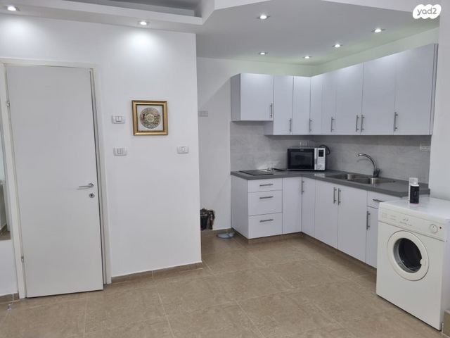 הרב עוזיאל 139