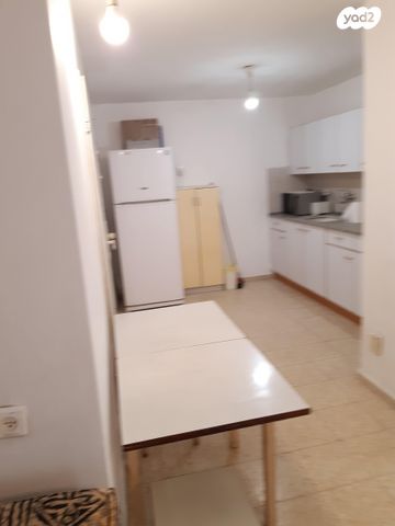 מעפילי אגוז 12