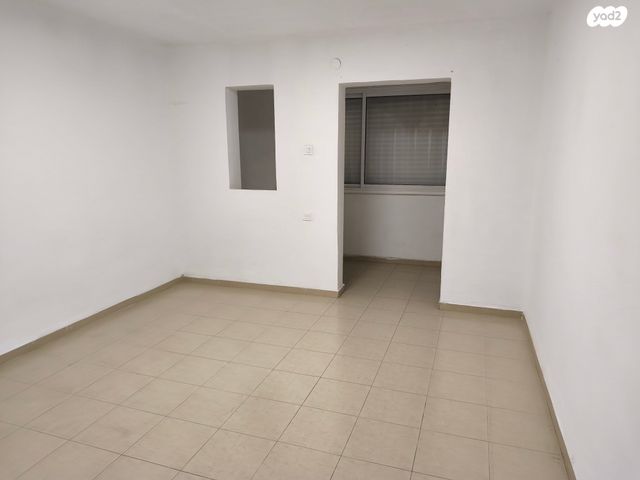 שדרות דגניה 12