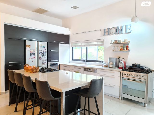 גן יבנה מערב