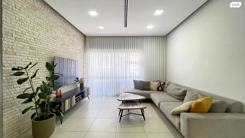 יוסף בורג 82