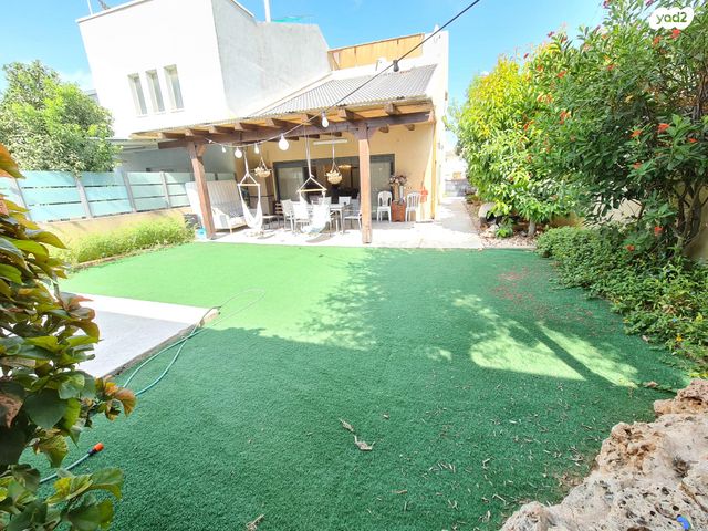 גן יבנה מערב