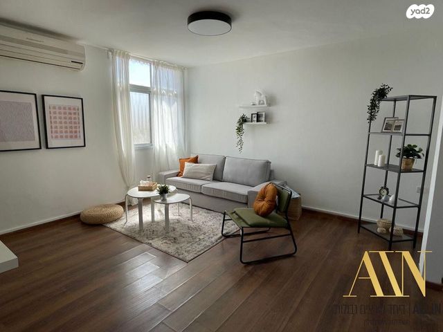 שדרות יגאל אלון 