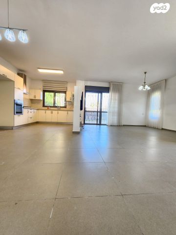 מרכז פרדס חנה