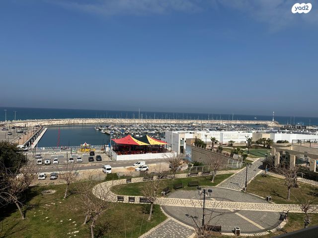 מרינה, פארק לאומי וחופים