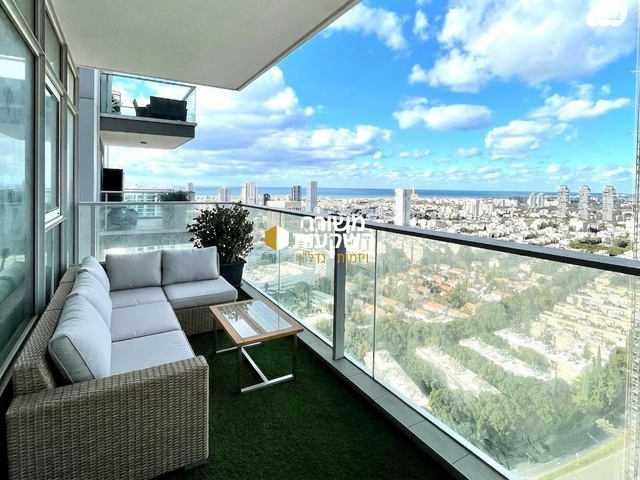 דרך מנחם בגין 144