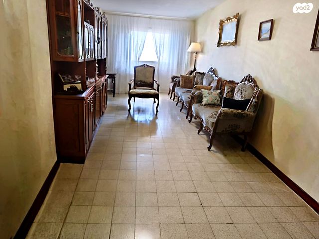 דירה, תל חנן, נשר