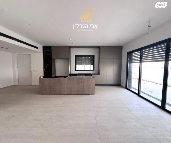 מודעת נכס, סירה, משולש עין כרמל, עתלית