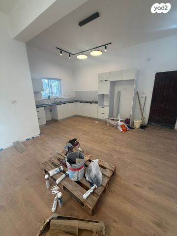 מודעת נכס, יצחק אלחנן, מרכז הכרמל, חיפה