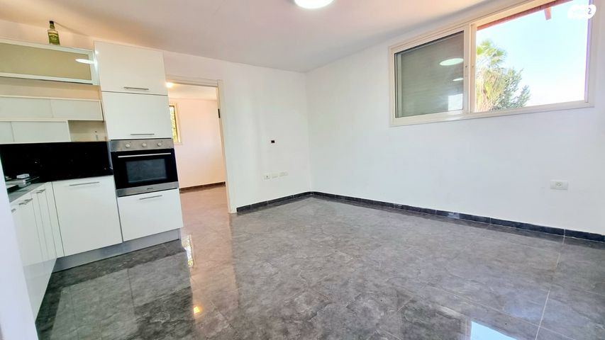 מודעת נכס, הרצליה