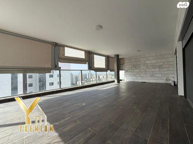 מודעת נכס, צה"ל, משכנות האומנים, קרית מוצקין