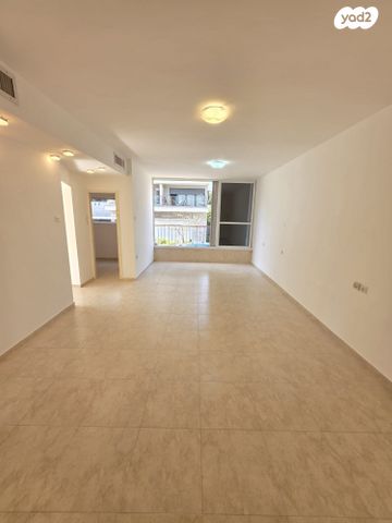 מודעת נכס, ישורון, נווה רם, שיכון מזרחי, רמת גן