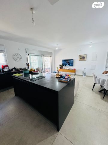 פרופ' יובל נאמן 