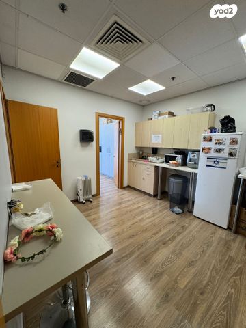 מודעת נכס, תל אביב יפו