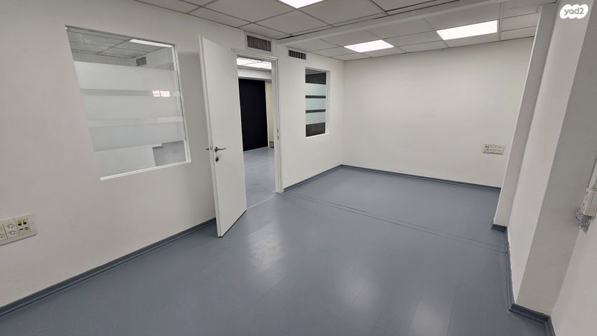 מודעת נכס, יגאל אלון, נחלת יצחק, תל אביב יפו