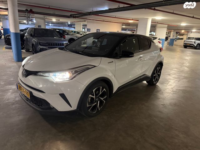 מודעת רכב טויוטה C-HR