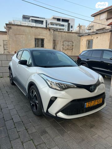 מודעת רכב טויוטה C-HR