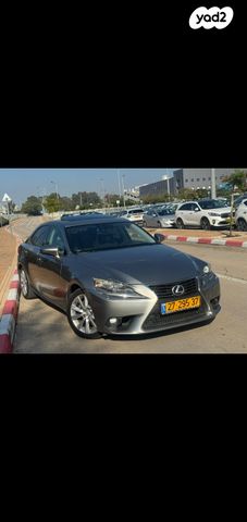 מודעת רכב לקסוס IS