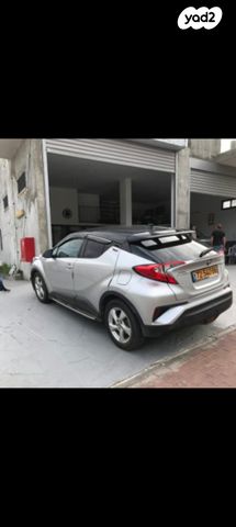 מודעת רכב טויוטה C-HR
