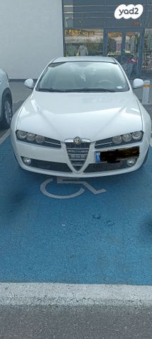 מודעת רכב אלפא רומיאו 159