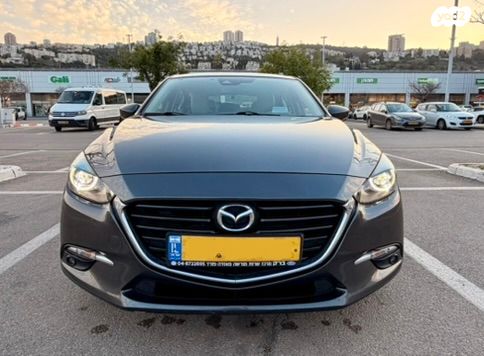 מודעת רכב מאזדה 3