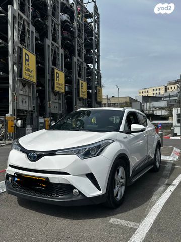 מודעת רכב טויוטה C-HR