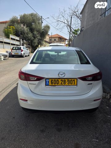 מודעת רכב מאזדה 3