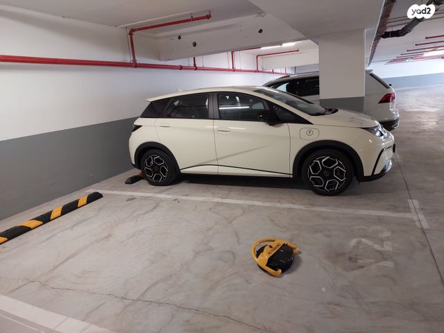 מודעת רכב בי.ווי.די דולפין