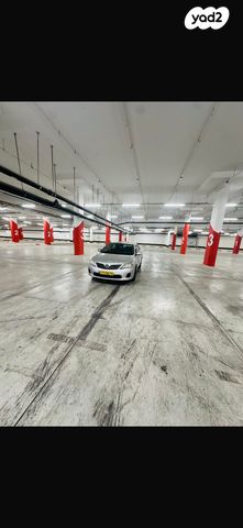 מודעת רכב טויוטה קורולה