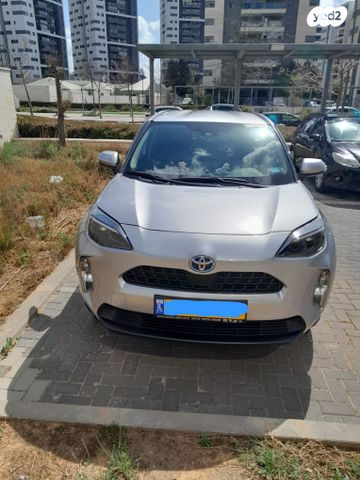 מודעת רכב טויוטה יאריס קרוס