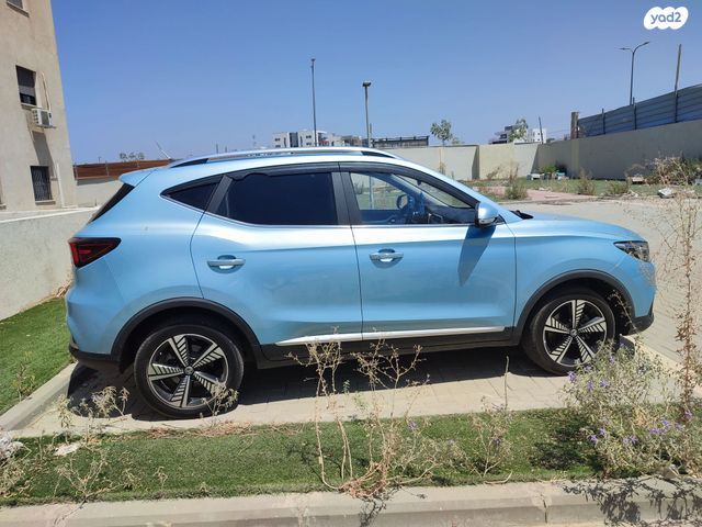 מודעת רכב אם ג'י ZS