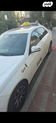 מודעת רכב מרצדס-בנץ E-class