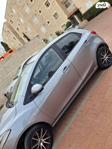 מודעת רכב מאזדה 2