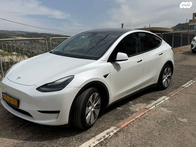 מודעת רכב טסלה מודל Y