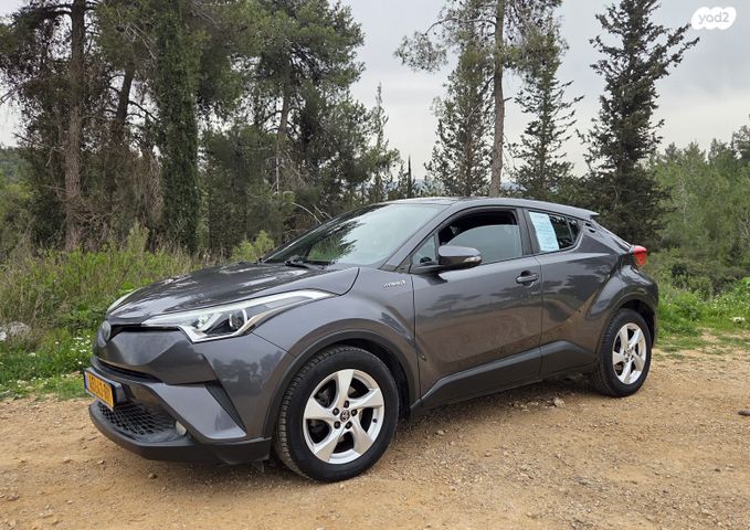 מודעת רכב טויוטה C-HR