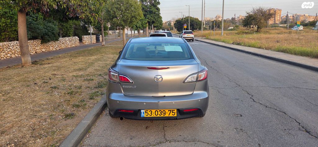 מודעת רכב מאזדה 3