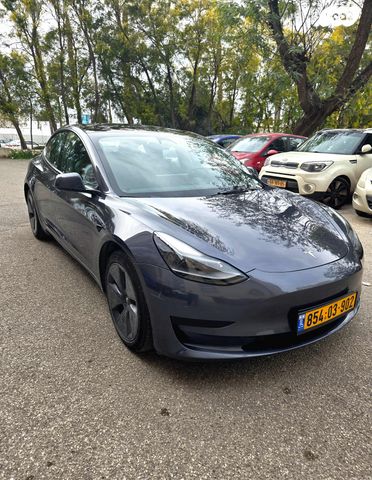 מודעת רכב טסלה מודל 3