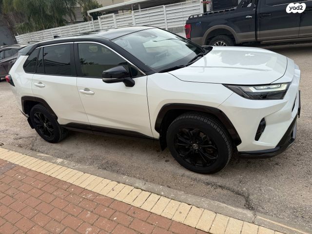 מודעת רכב טויוטה RAV4