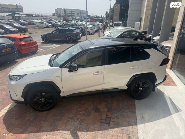 מודעת רכב טויוטה RAV4