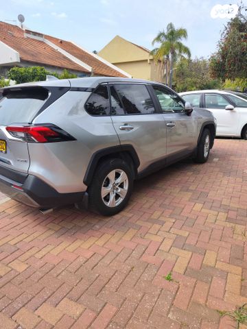 מודעת רכב טויוטה RAV4