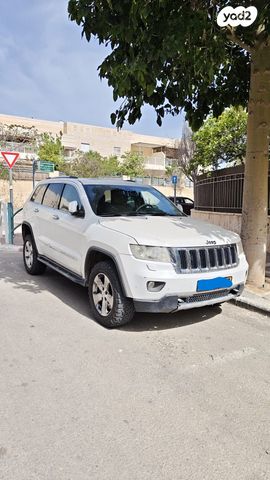 מודעת רכב ג'יפ גרנד צ'ירוקי