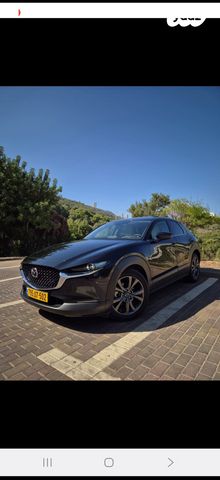 מודעת רכב מאזדה CX-30