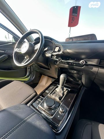 מודעת רכב מאזדה CX-30 1