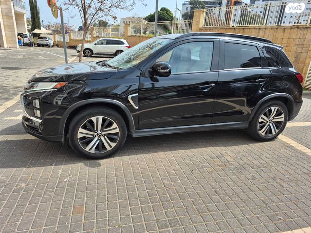 מודעת רכב מיצובישי ASX