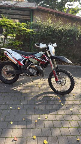 מודעת רכב ריגיו RACING