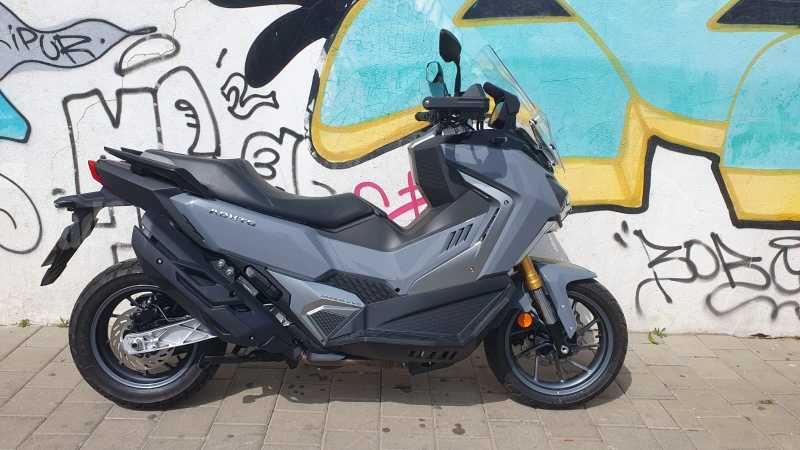 מודעת רכב סאן יאנג ADX400