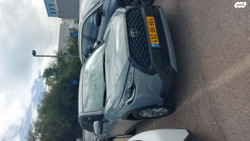 מודעת רכב טויוטה קורולה קרוס