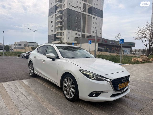 מודעת רכב מאזדה 3