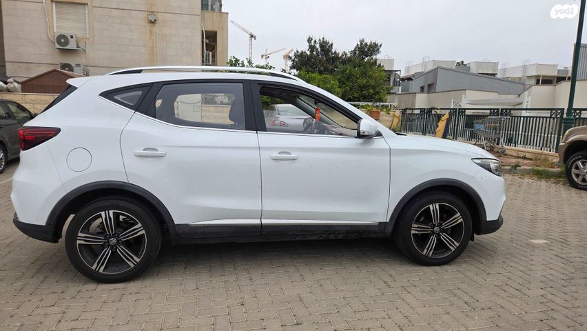 מודעת רכב אם ג'י ZS