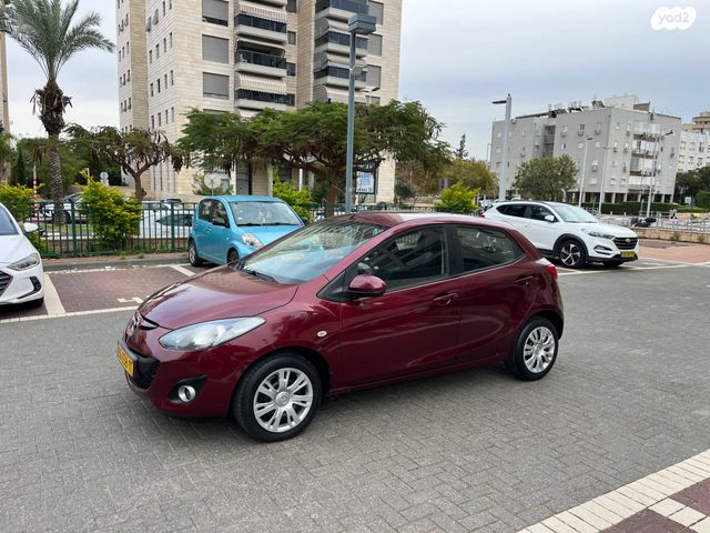 מודעת רכב מאזדה 2